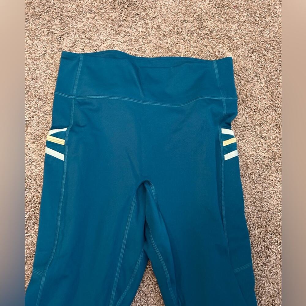 Fabletics Motion 365 Green Women’s  Leggings Size Large EUC - Picture 2 of 7